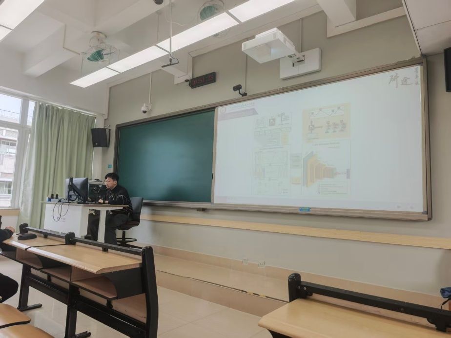 房间的摆设布局AI 生成的内容可能不正确。